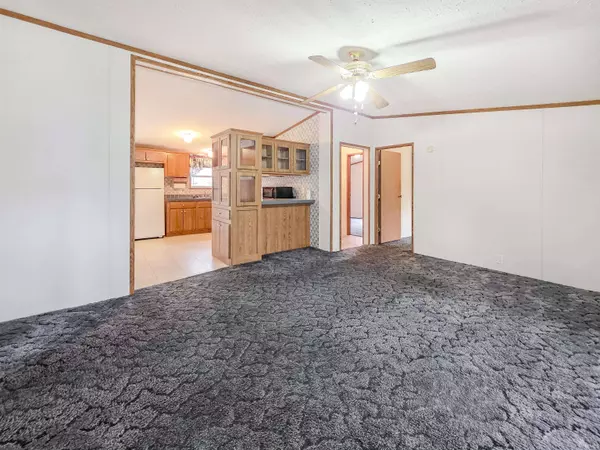 79 SE 10th Street, Linton, IN 47441