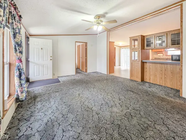 79 10th ST SE, Linton, IN 47441