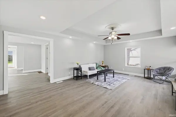 178 SE 7th Street, Linton, IN 47441