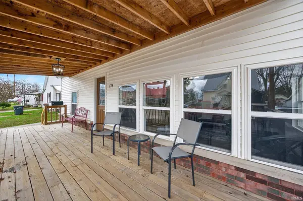 178 SE 7th Street, Linton, IN 47441