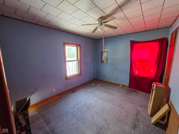 484 S Railroad ST, Jasonville, IN 47438