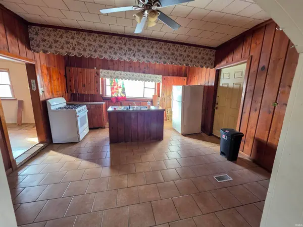 484 S Railroad Street, Jasonville, IN 47438