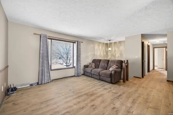 600 Forest Drive, Bloomfield, IN 47424