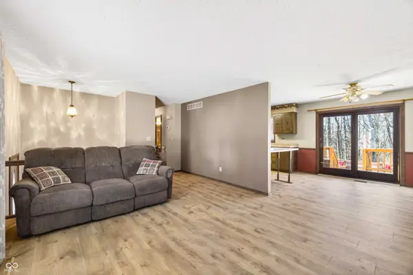 600 Forest DR, Bloomfield, IN 47424