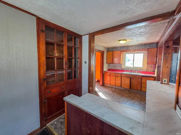 2615 S 8th Street, Terre Haute, IN 47802