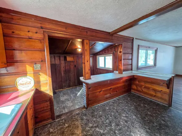 2615 S 8th Street, Terre Haute, IN 47802