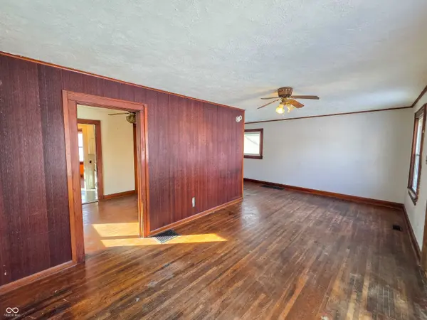 2615 S 8th ST, Terre Haute, IN 47802