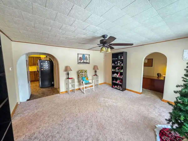 306 W Hubert Street, Oaktown, IN 47561