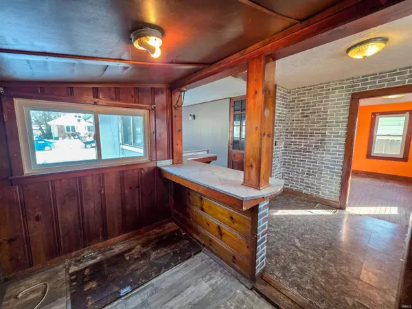 2615 S 8th Street, Terre Haute, IN 47802