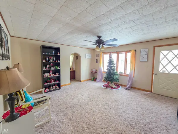 306 W Hubert ST, Oaktown, IN 47561