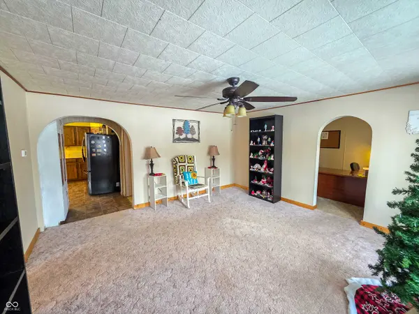 306 W Hubert ST, Oaktown, IN 47561