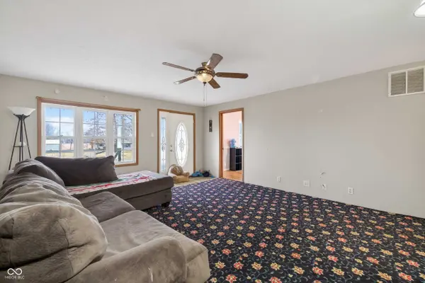 6783 S State Road 59, Sandborn, IN 47578