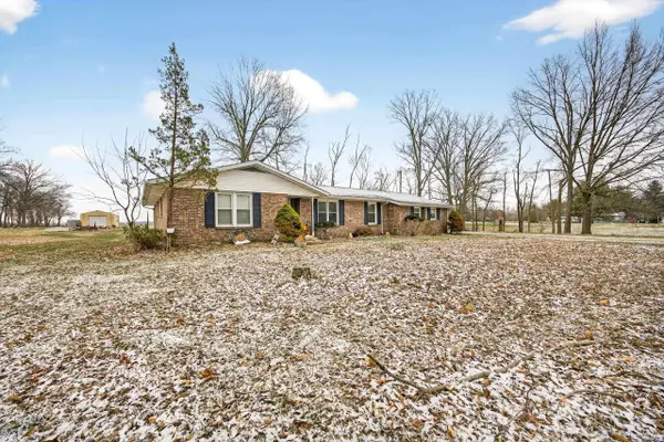 5946 W SR 48, Jasonville, IN 47438