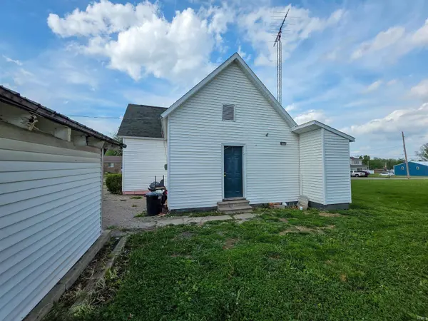 359 NW J Street, Linton, IN 47441