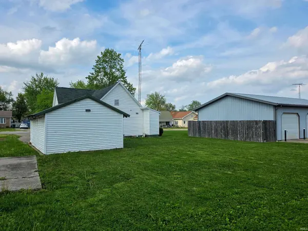 359 NW J Street, Linton, IN 47441