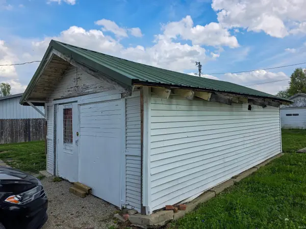 359 NW J Street, Linton, IN 47441