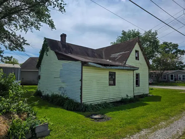 39 NW 4TH Street, Linton, IN 47441