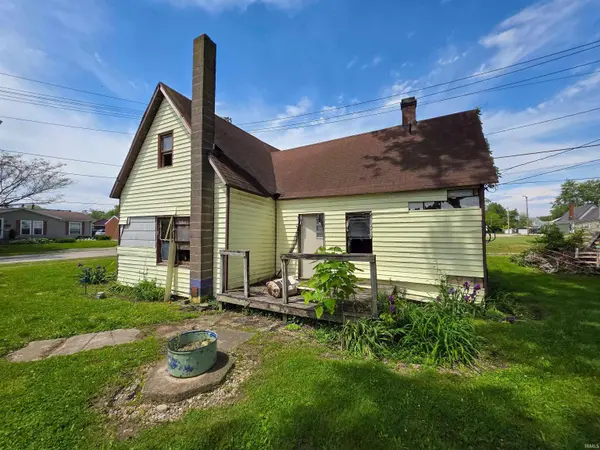 39 NW 4TH Street, Linton, IN 47441