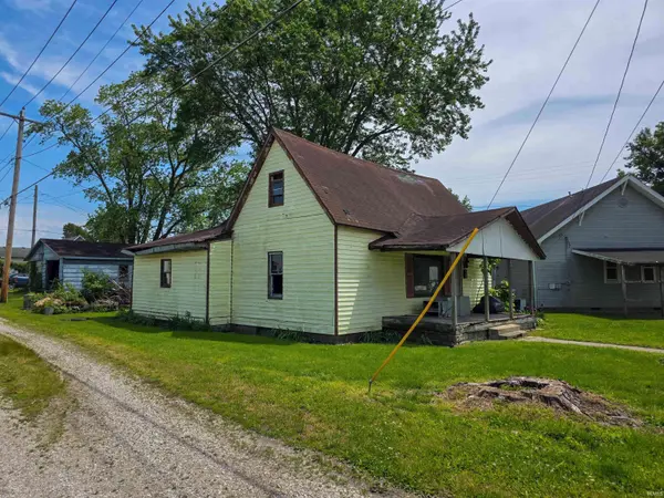 39 NW 4TH Street, Linton, IN 47441