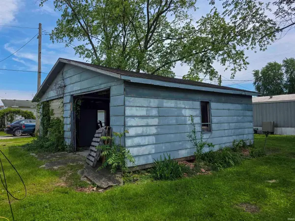 39 NW 4th Street, Linton, IN 47441