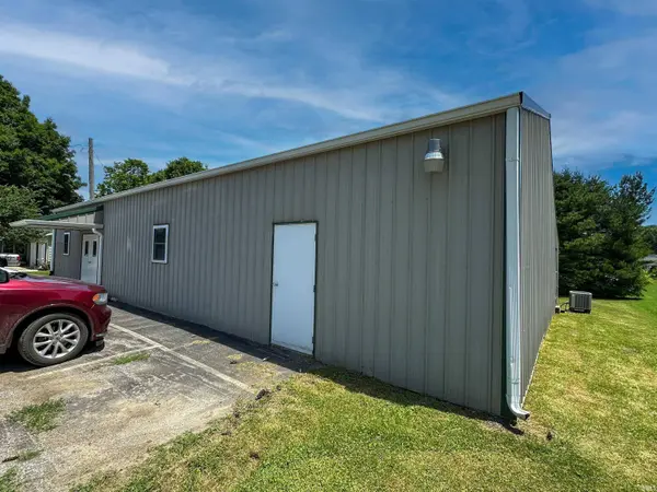 107 CR 70 E, Bloomfield, IN 47424