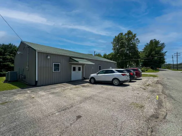 107 CR 70 E, Bloomfield, IN 47424