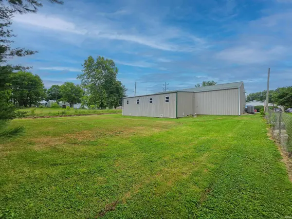 107 CR 70 E, Bloomfield, IN 47424