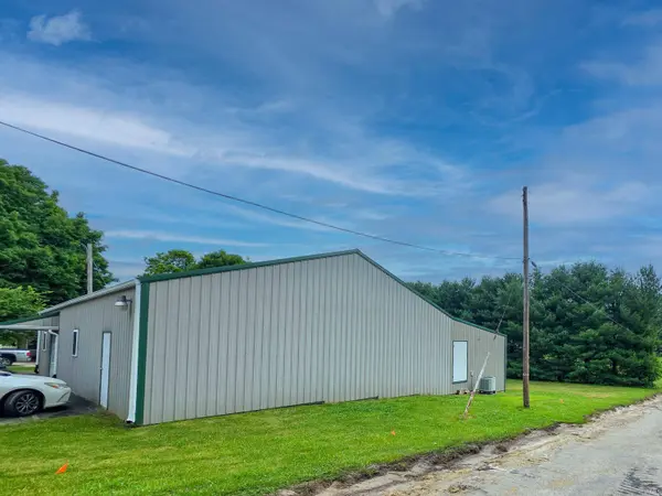 107 CR 70 E, Bloomfield, IN 47424