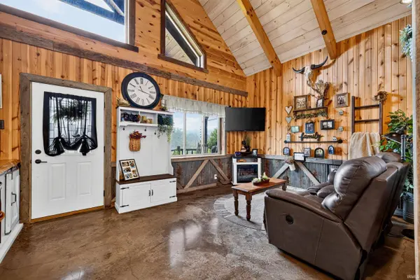 2443 Mangus Road, Poland, IN 47868