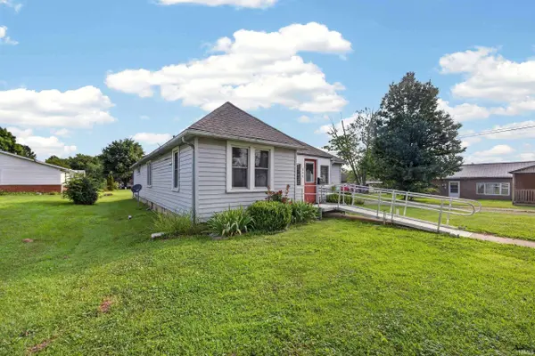 840 NE H Street, Linton, IN 47441