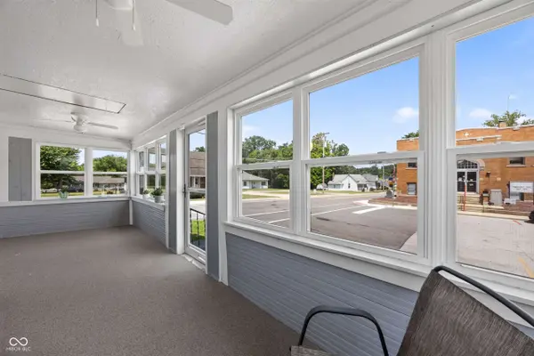 8006 E Main, Dugger, IN 47848