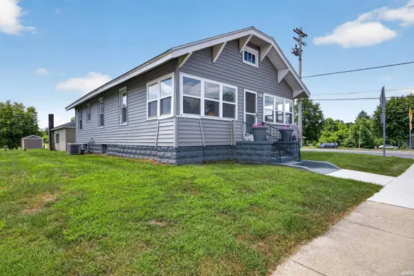 8006 E Main Street, Dugger, IN 47848