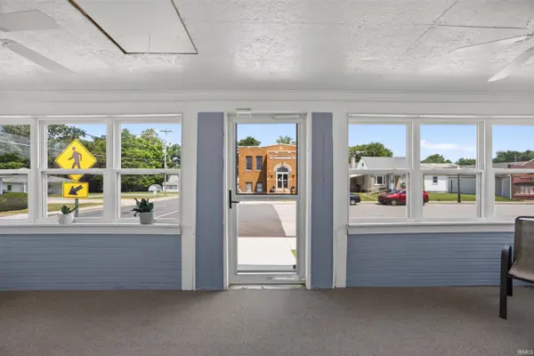 8006 E Main Street, Dugger, IN 47848