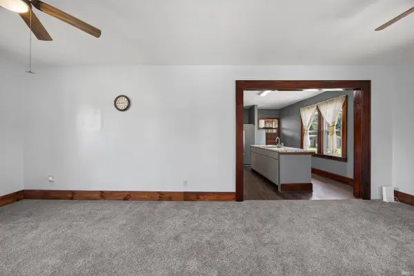 8006 E Main Street, Dugger, IN 47848