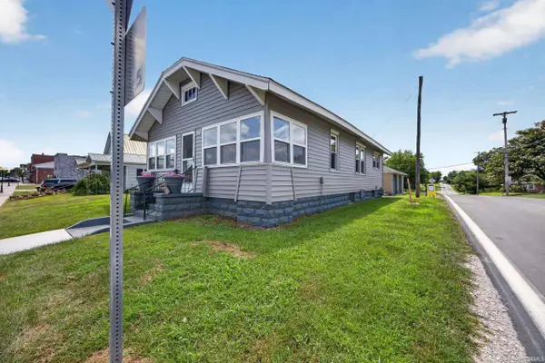 8006 E Main Street, Dugger, IN 47848
