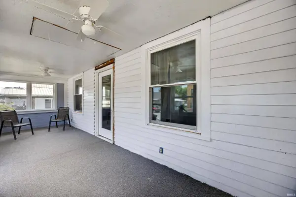 8006 E Main Street, Dugger, IN 47848