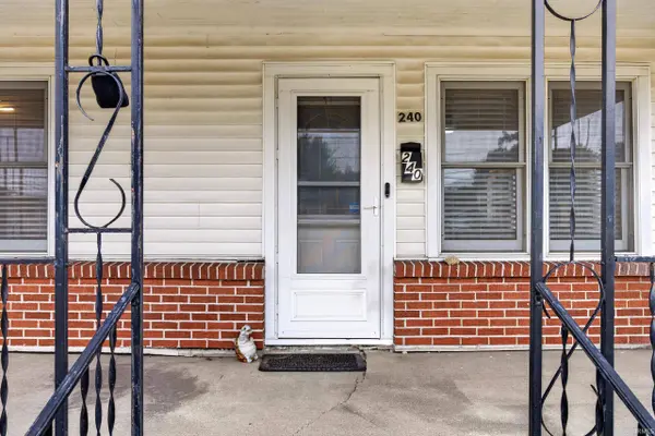 240 E Indiana Avenue, Bloomfield, IN 47424