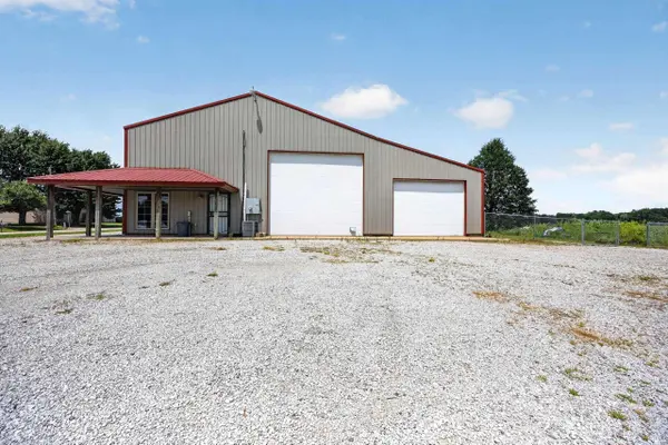 14947 S St Rd 59, Jasonville, IN 47438