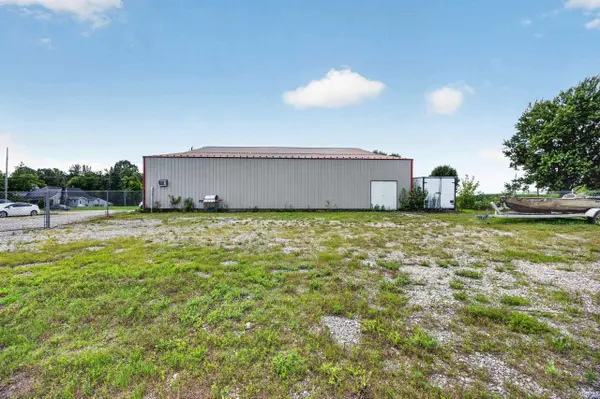 14947 S St Rd 59, Jasonville, IN 47438