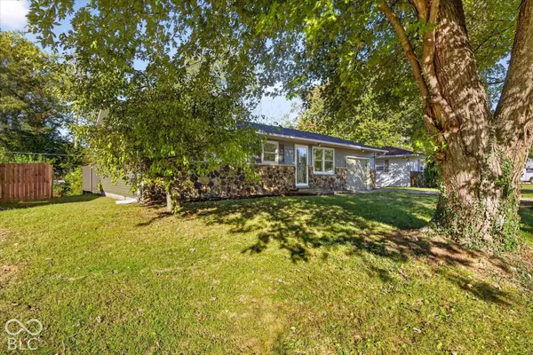 546 10th ST NW, Linton, IN 47441