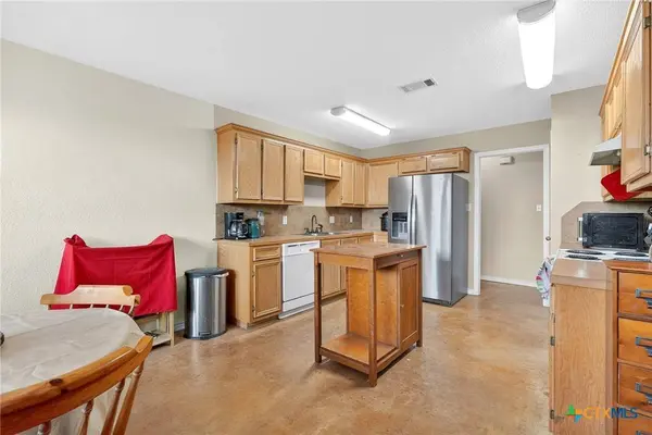 2416 Merle DR, Copperas Cove, TX 76522