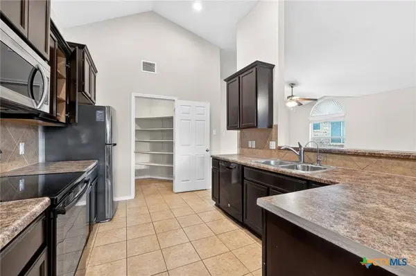 1230 Fawn Lily DR, Temple, TX 76502
