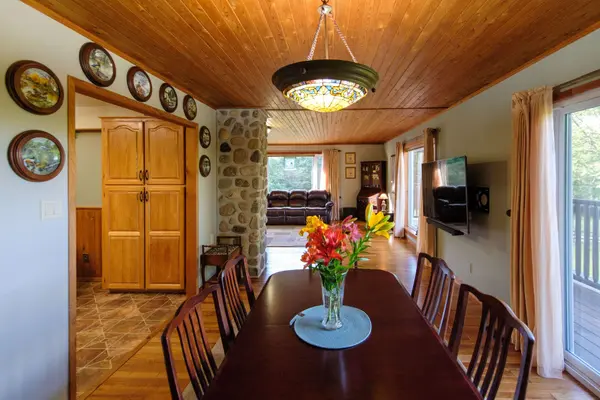 497 Mooney RD, Hastings Highlands, ON K0L 1C0