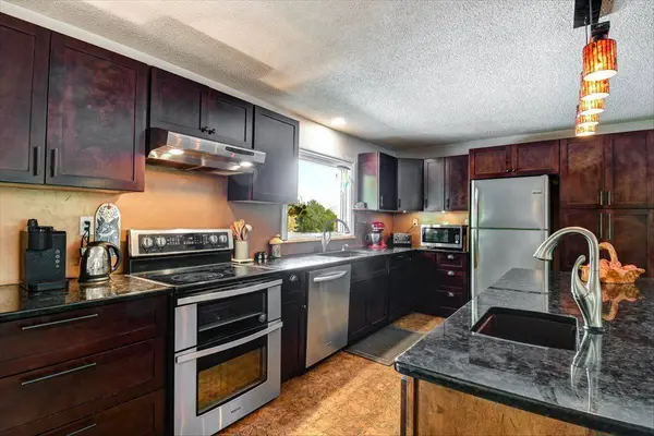 174 Bierworth RD, Faraday, ON K0L 1C0