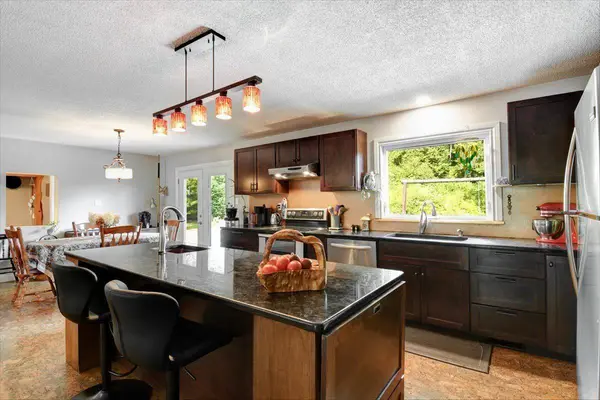 174 Bierworth RD, Faraday, ON K0L 1C0