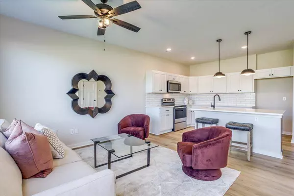 2209-2211 N 159th St E, Wichita, KS 67230