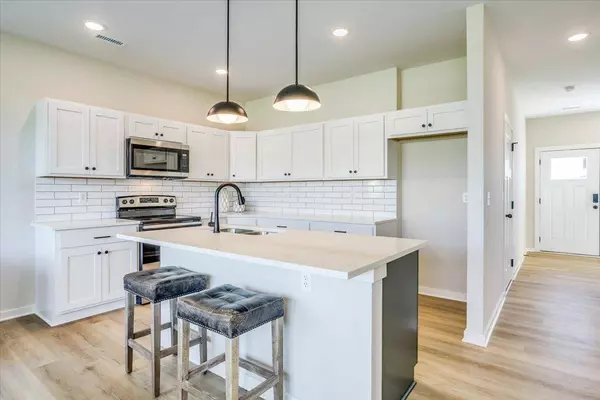 2209-2211 N 159th St E, Wichita, KS 67230