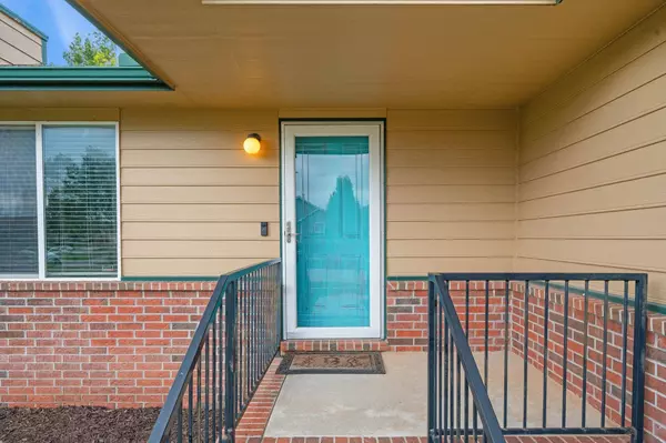 2307 S Upland Hills St, Wichita, KS 67235