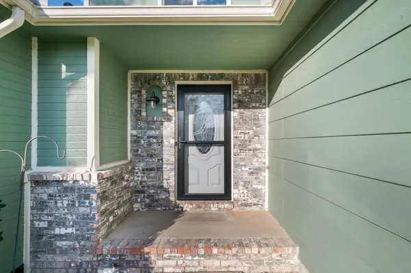 2747 S West Pkwy, Wichita, KS 67210