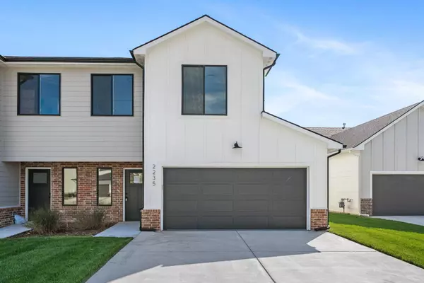 2221 N 159th Ct E, Wichita, KS 67228